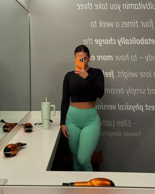 Just a natural me 20f by Queasy_Aioli1774