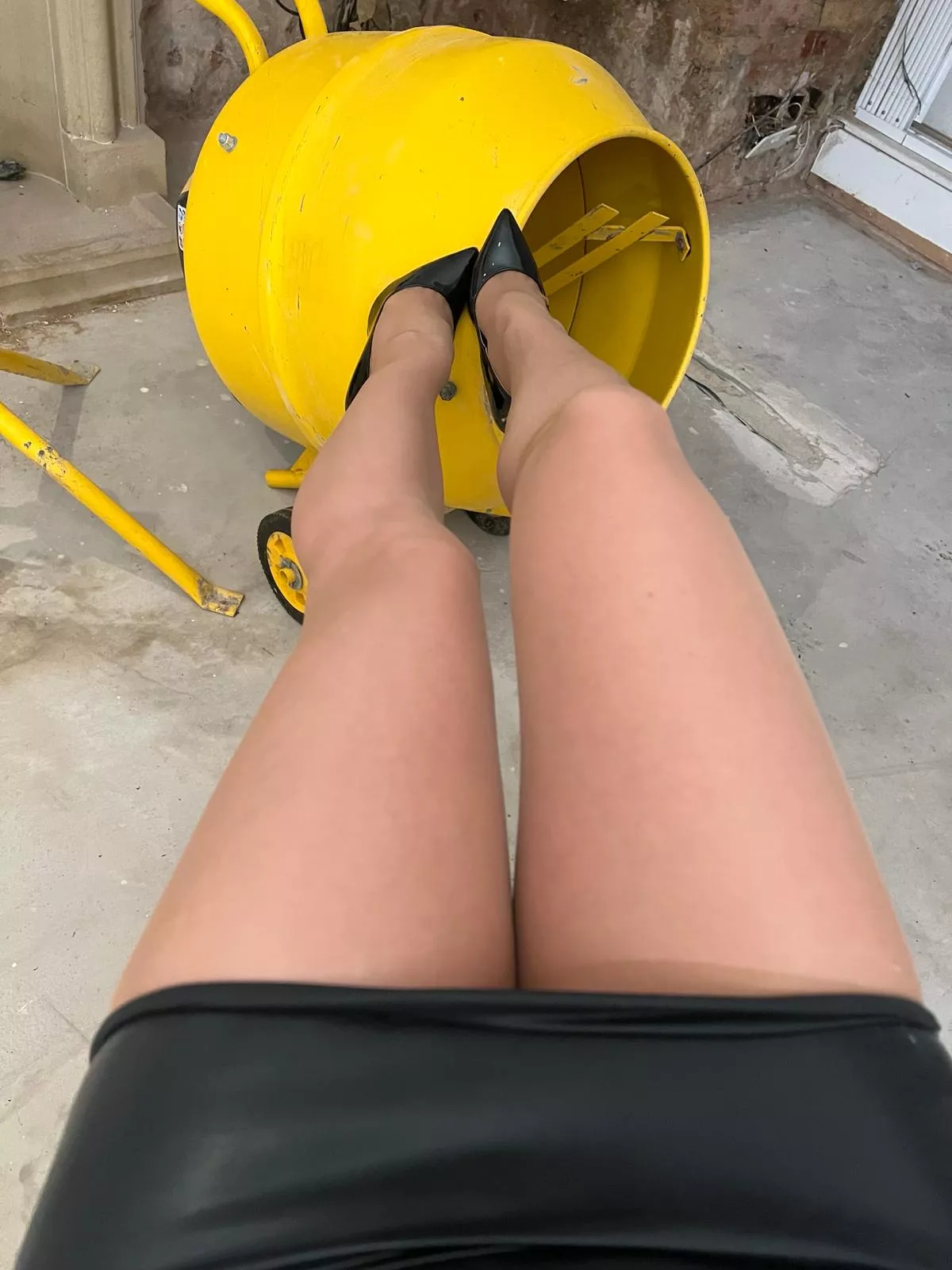 just chatting with my builders posted by MalinaWhispers