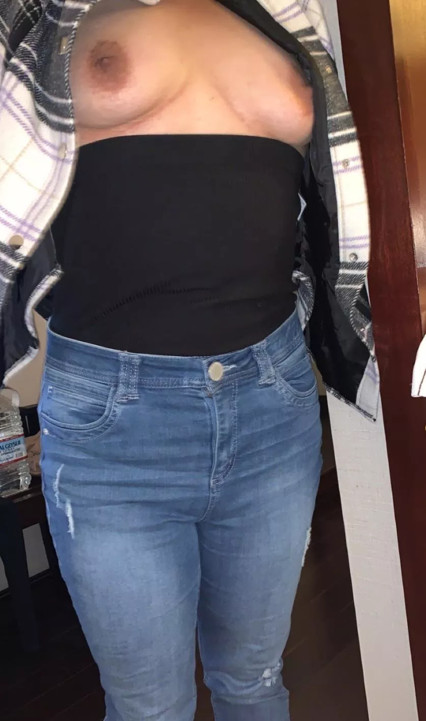 Latina tits posted by Longjumping_Cap4943