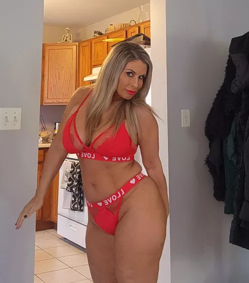 Love me love me not... by BankruptBlonde