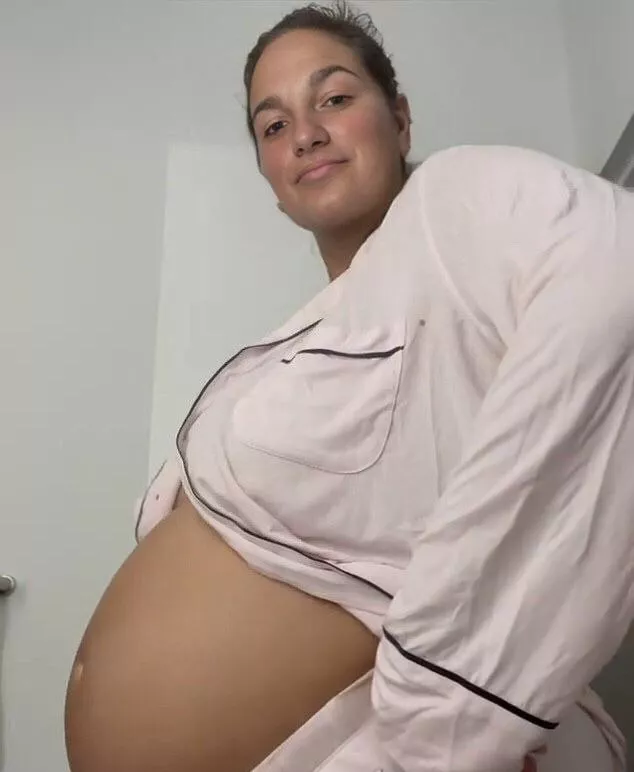 Morning everyone😚 posted by Positive_Problem_733