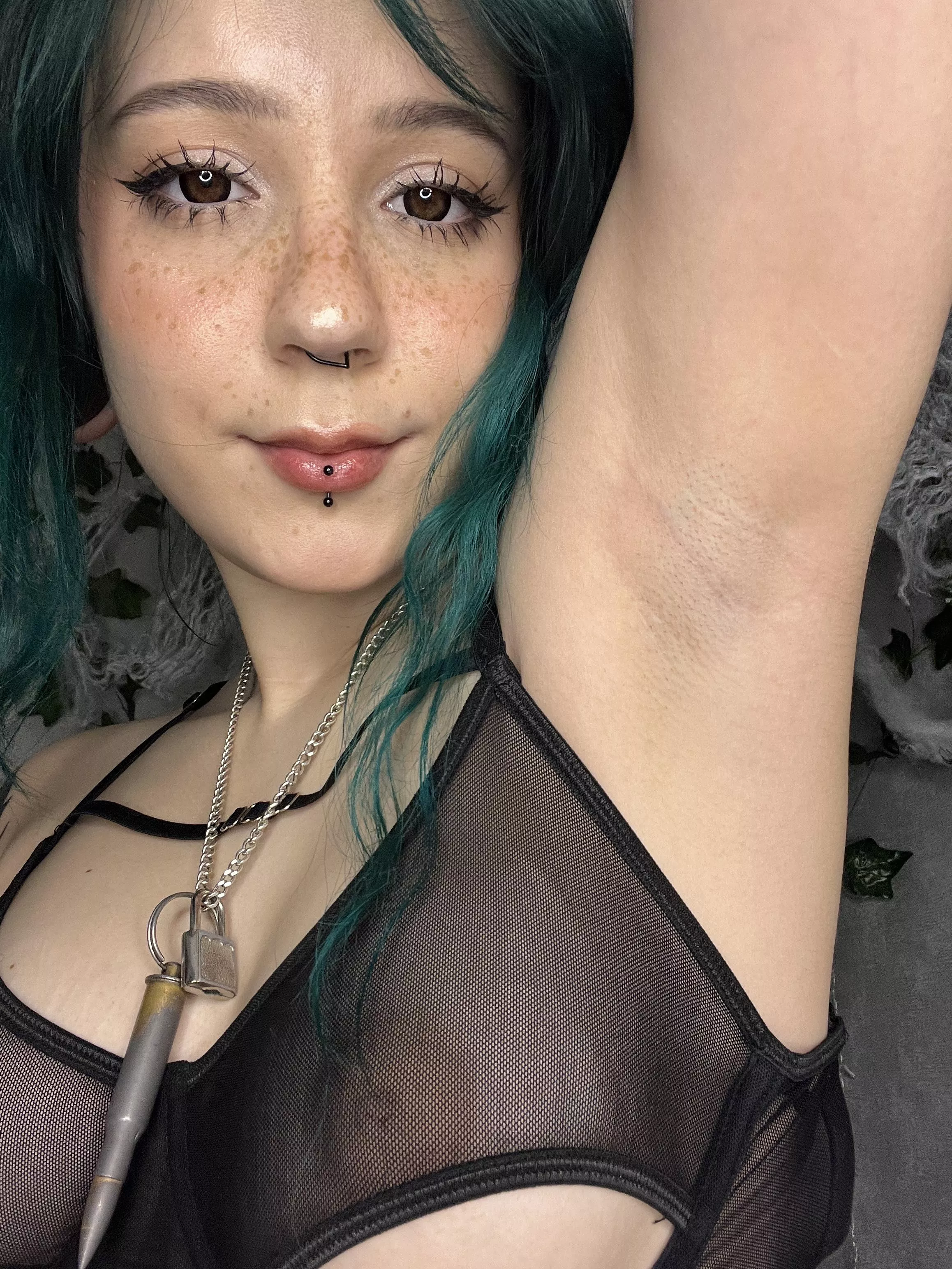 Never had my armpit covered in cum before…wanna be my first? posted by mona_pale