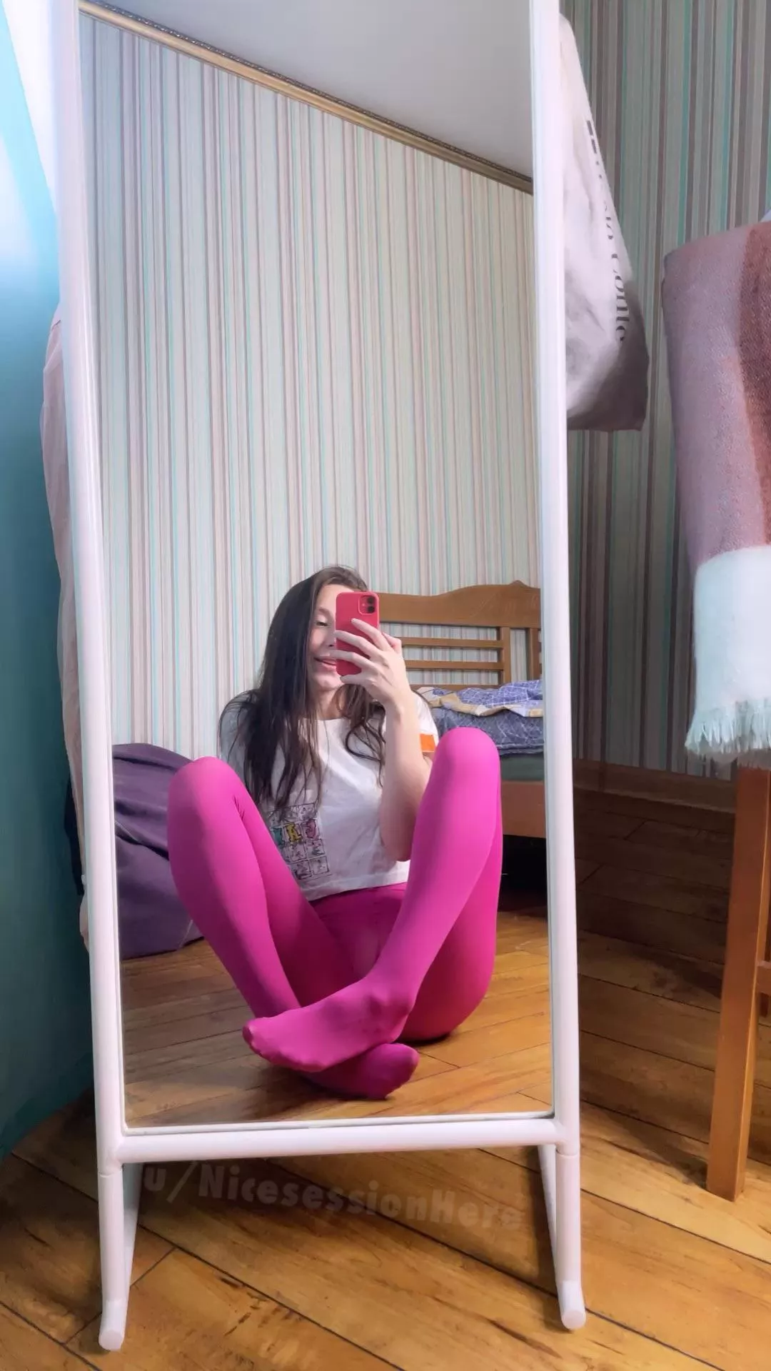 Pinky mood 🌷 posted by NicesessionHere