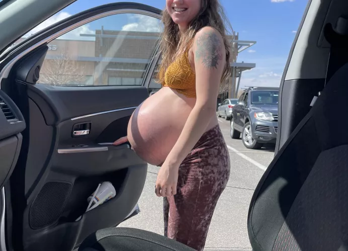 🙋‍♀️ raise your hand if you want me to ride shotgun in your car by mysticfaeriexo