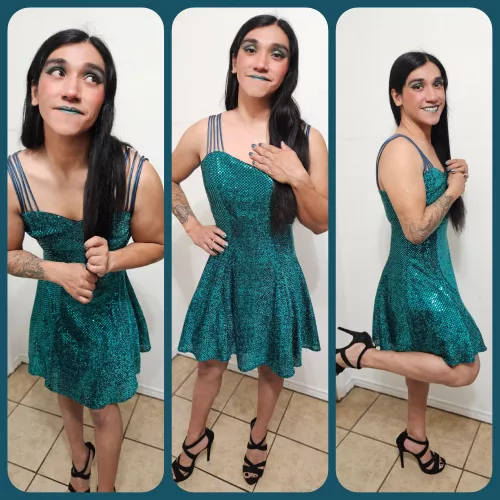 🎶Shining bright like a diamond🎶 Except I'm a sparkly emerald lmao 😅🤣 by Carrotcakearot