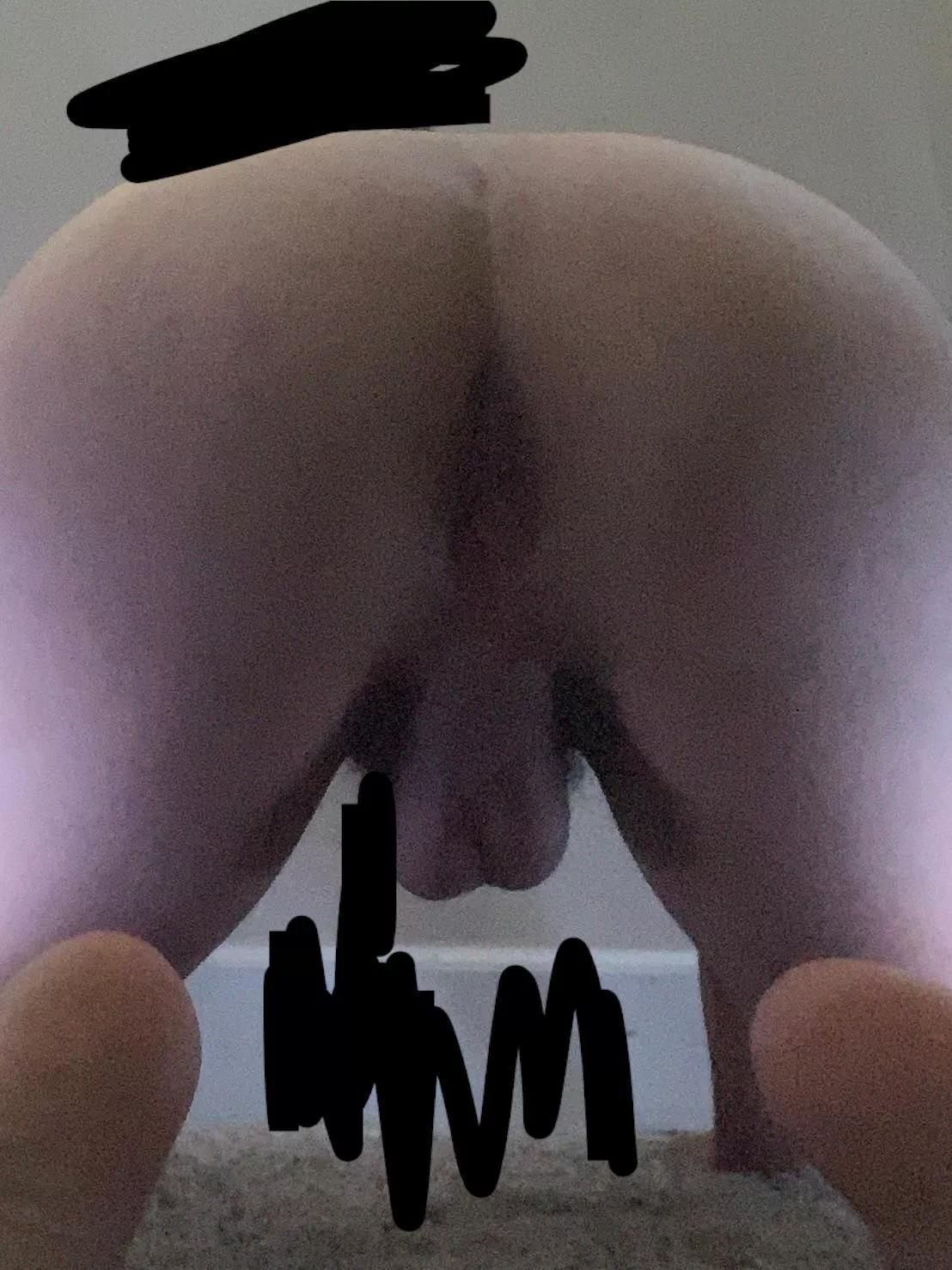 so hmu rn😩 posted by Imsogaypleaee