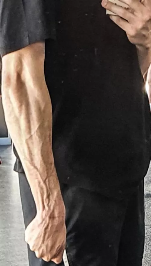 Strong fingers by takoyaki4242