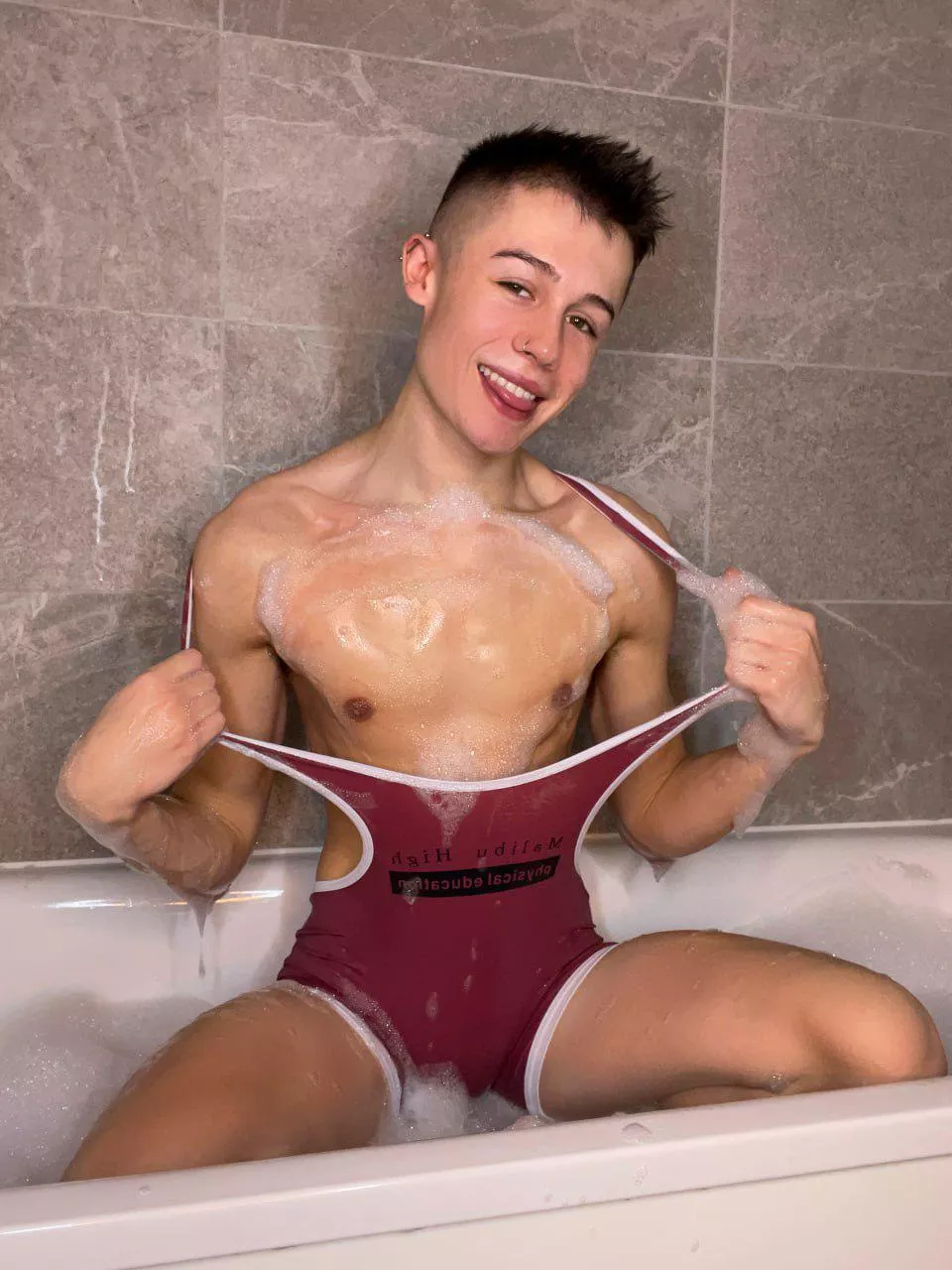 Tear these up and pound me in the tub! posted by notashyboii