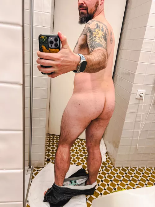 The bathroom mirror is a great asset by ToD_with_a_big_D