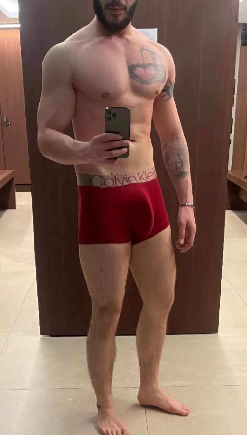 The guy ur Mama warned you about posted by albish