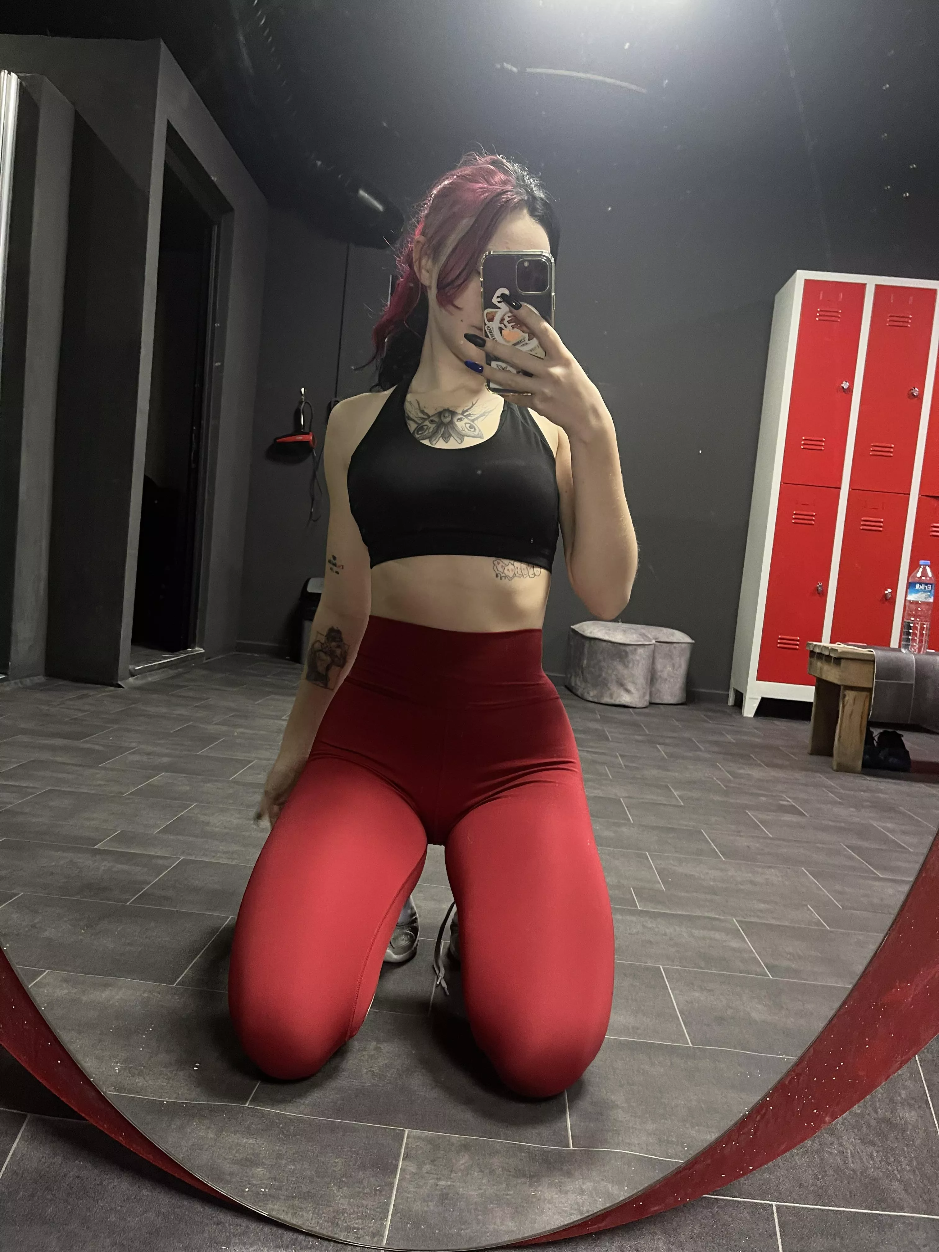 These leggings emphasize my body so much posted by Dominika_wilde