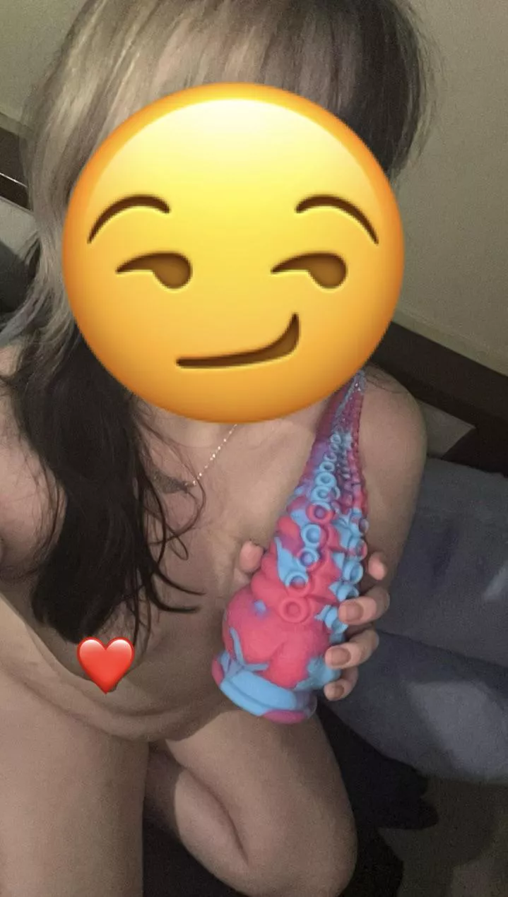 Wanna see what I can do posted by MojoKittyKate