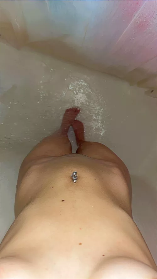 Wash my feet while you eat my pussy by Jordan_jaiden