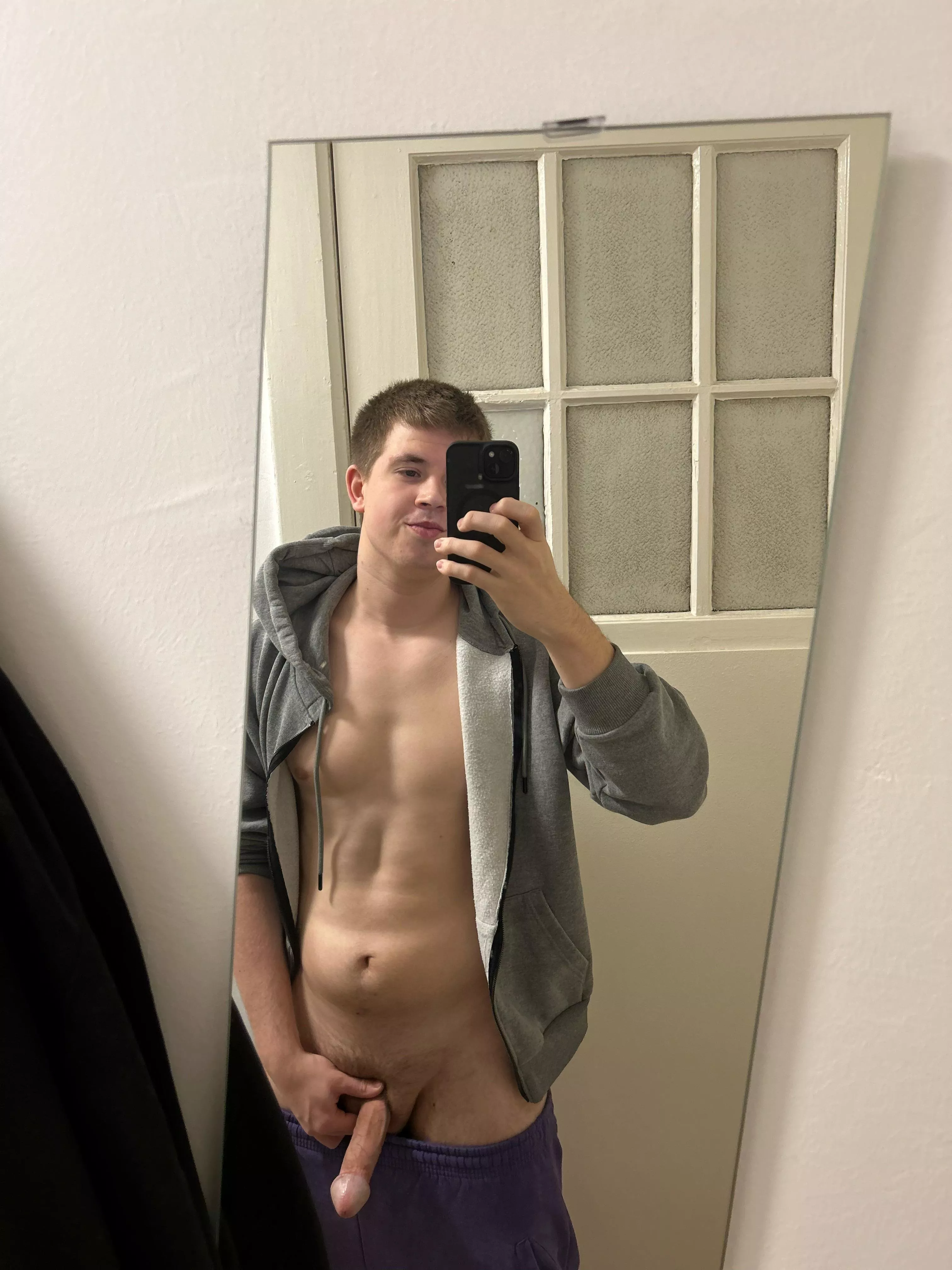 What the shy guy at the gym is hiding! posted by Hoplocarida69