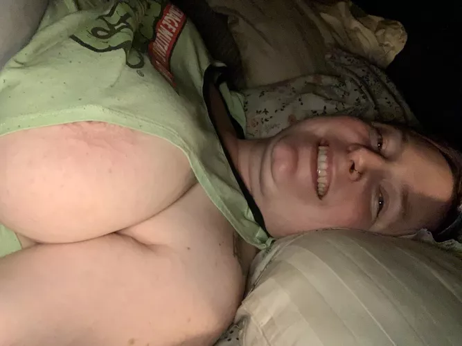 Would you be able to concentrate if I was laying next to you? by hazyblonde