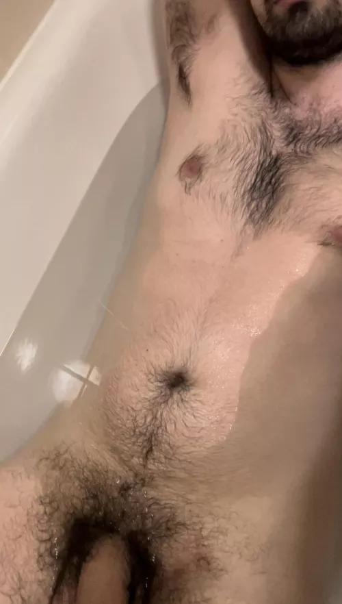 You horny for a big hairy alpha?💪🏼💦 Dms open😈 by HungYoungAlpha-