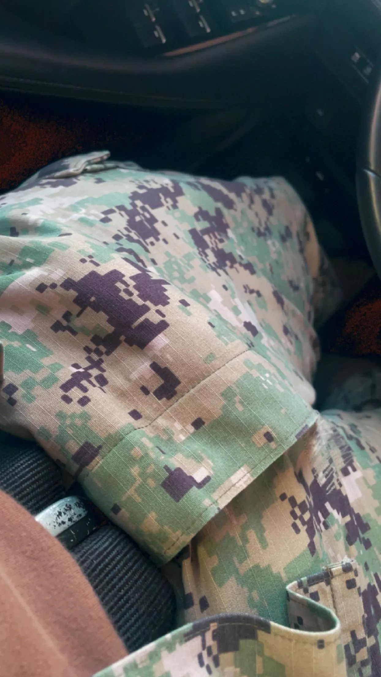 [30] DM if you’d like to see what’s hiding underneath 😏 posted by Silent-Tap-8259