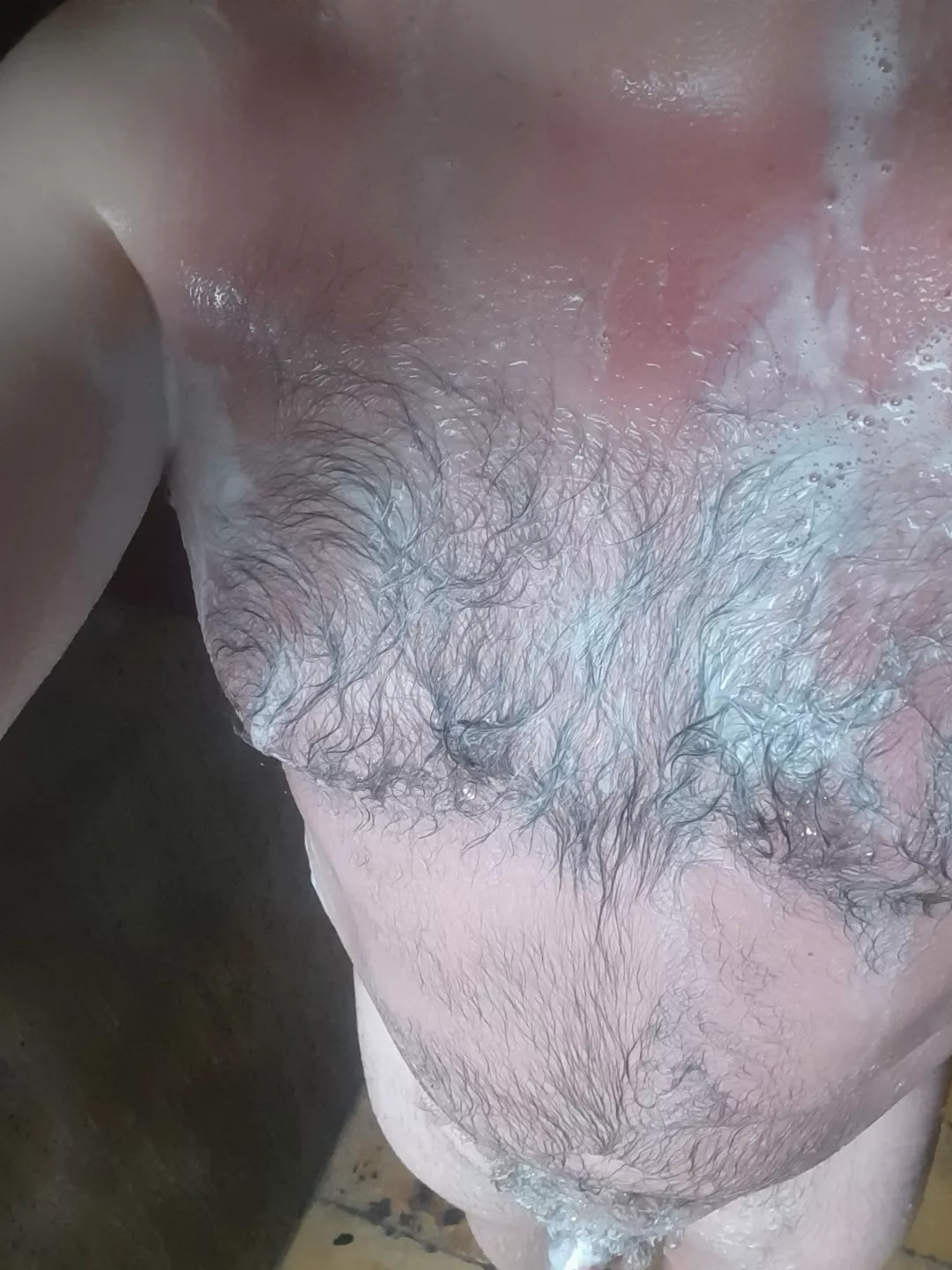 (39) Dadbod in the shower posted by Holla454