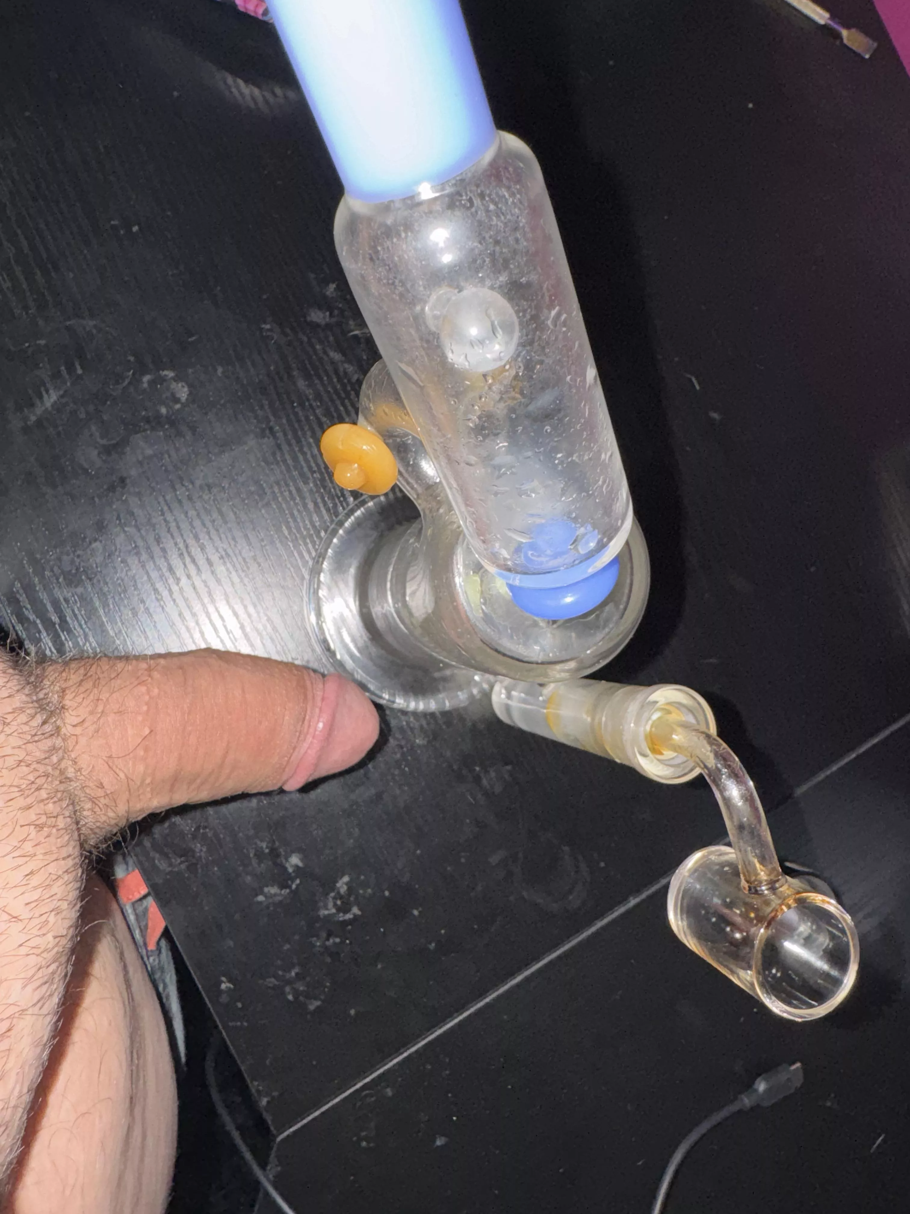 Anyone want a dab🍯[M] posted by FreeFrosting2627