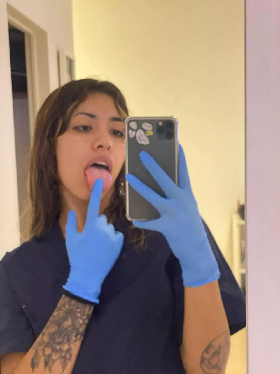 Are you married looking at my naughty pics? Y or N? 😈 posted by Lia_start