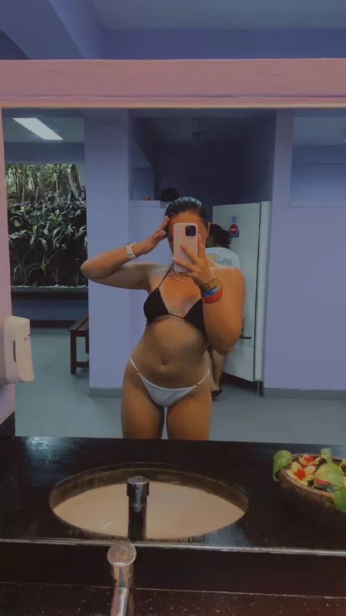 Black or white? by gymbae19