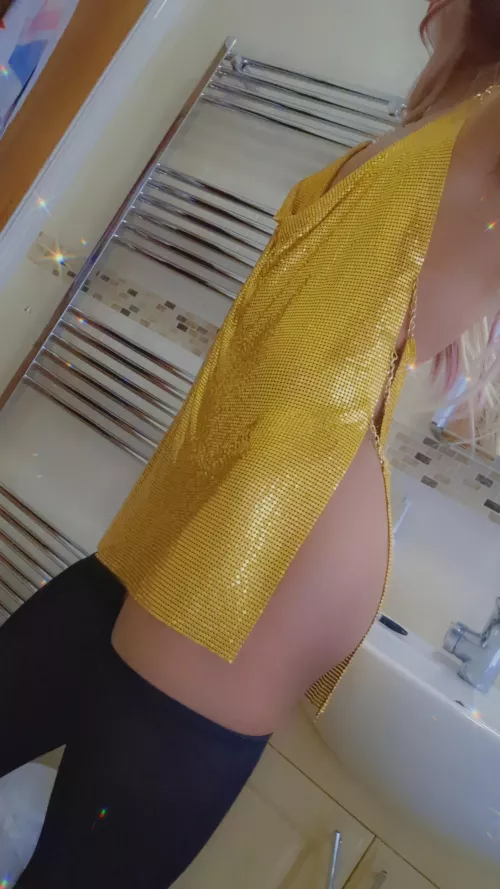 Can I be your golden girl? ✨✨ by Jezebel_97