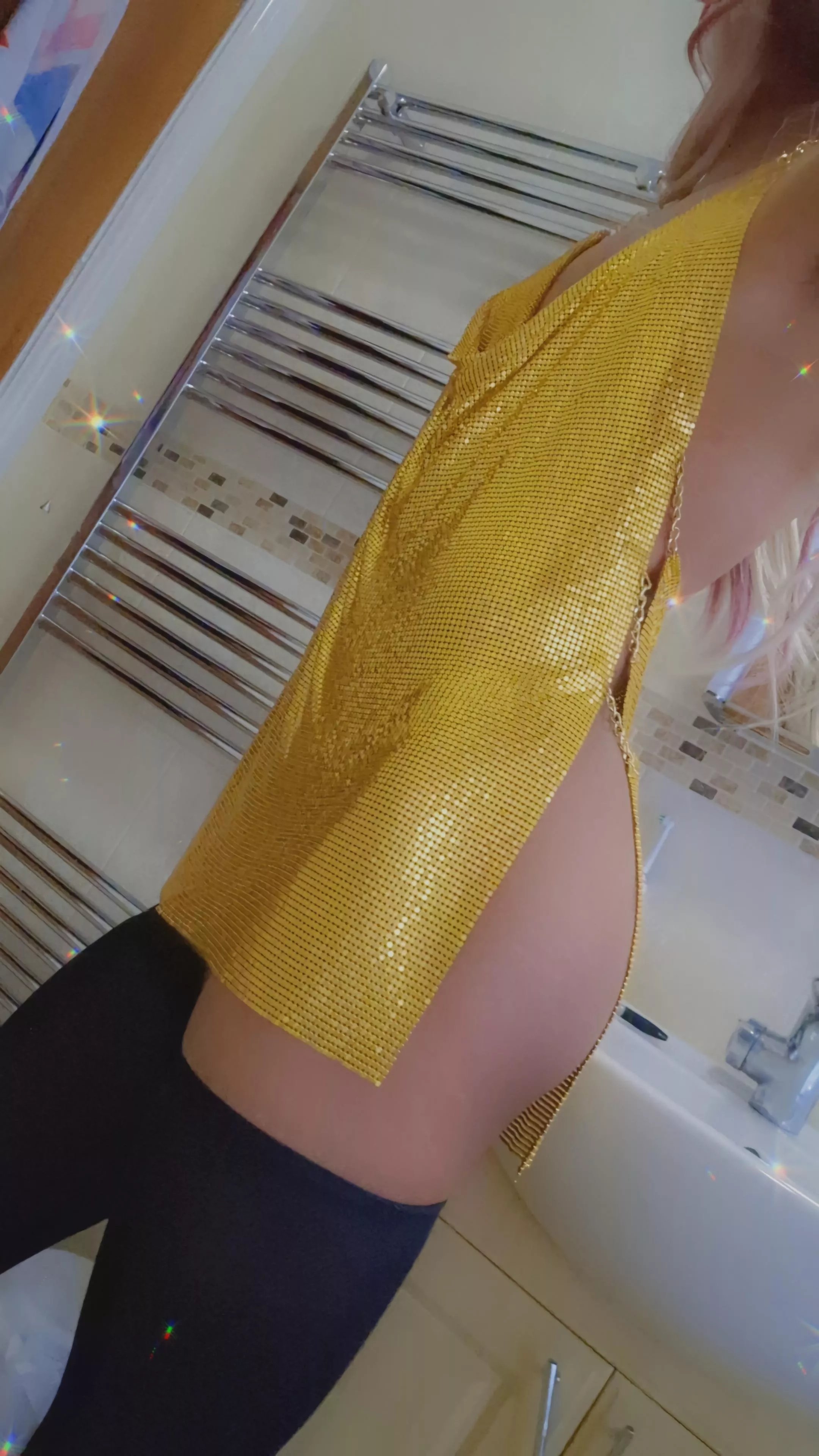 Can I be your golden girl? ✨✨ posted by Jezebel_97