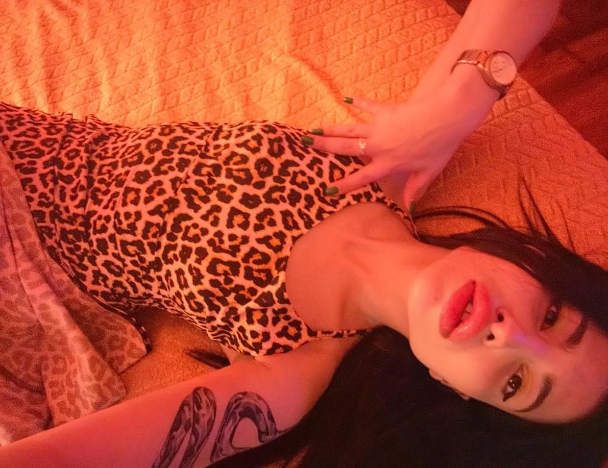 Can I be your secret girlfriend? posted by suteljeui