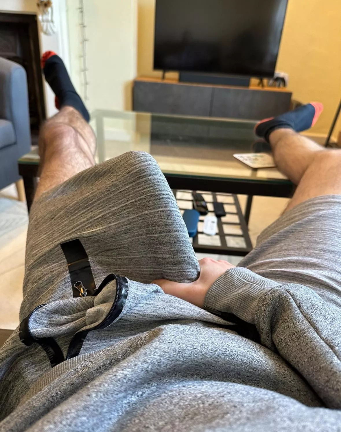 Drunk and horny in my hotel. Anyone want to keep me company? posted by Jakster123x