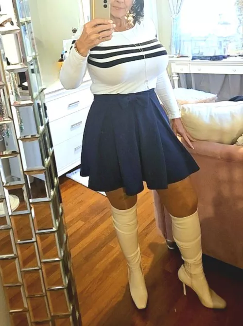 (F54) feeling sexy in my work oitfit by hottbamabelle1