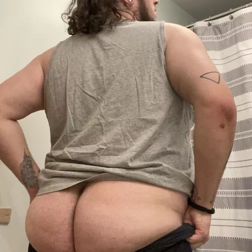 Feeling good after the gym and had to show off my bubble butt by Disastrous_Credit_10