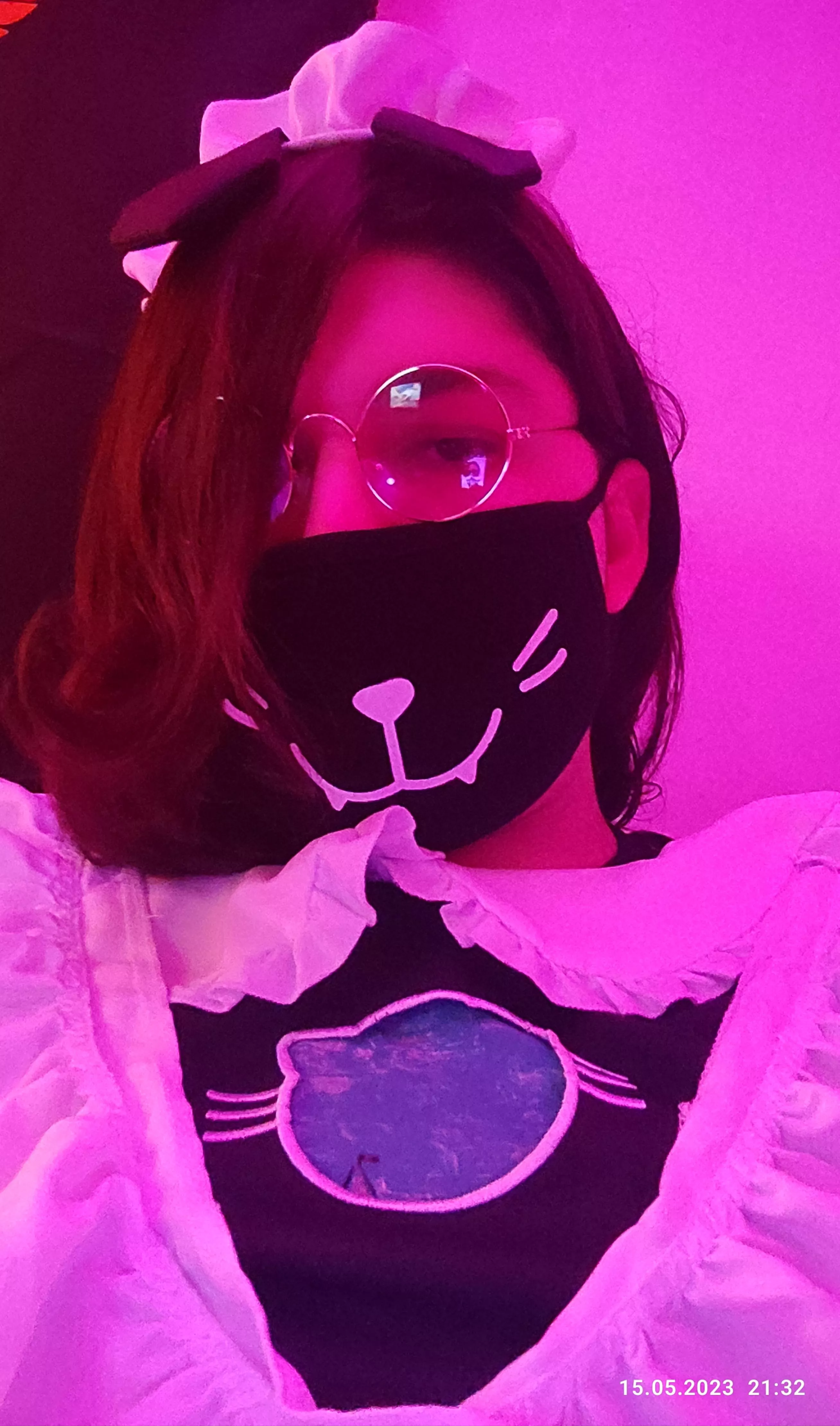 First time here pls be gentle with how I look >.< posted by PollyVMaid