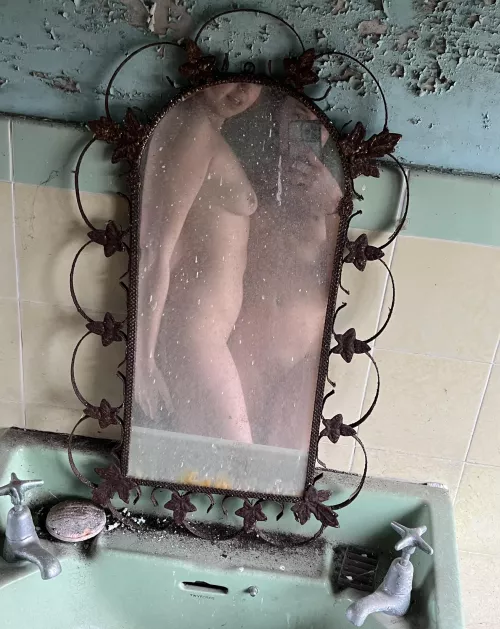 Found an abandoned house, immediately took our clothes off by trixi6el