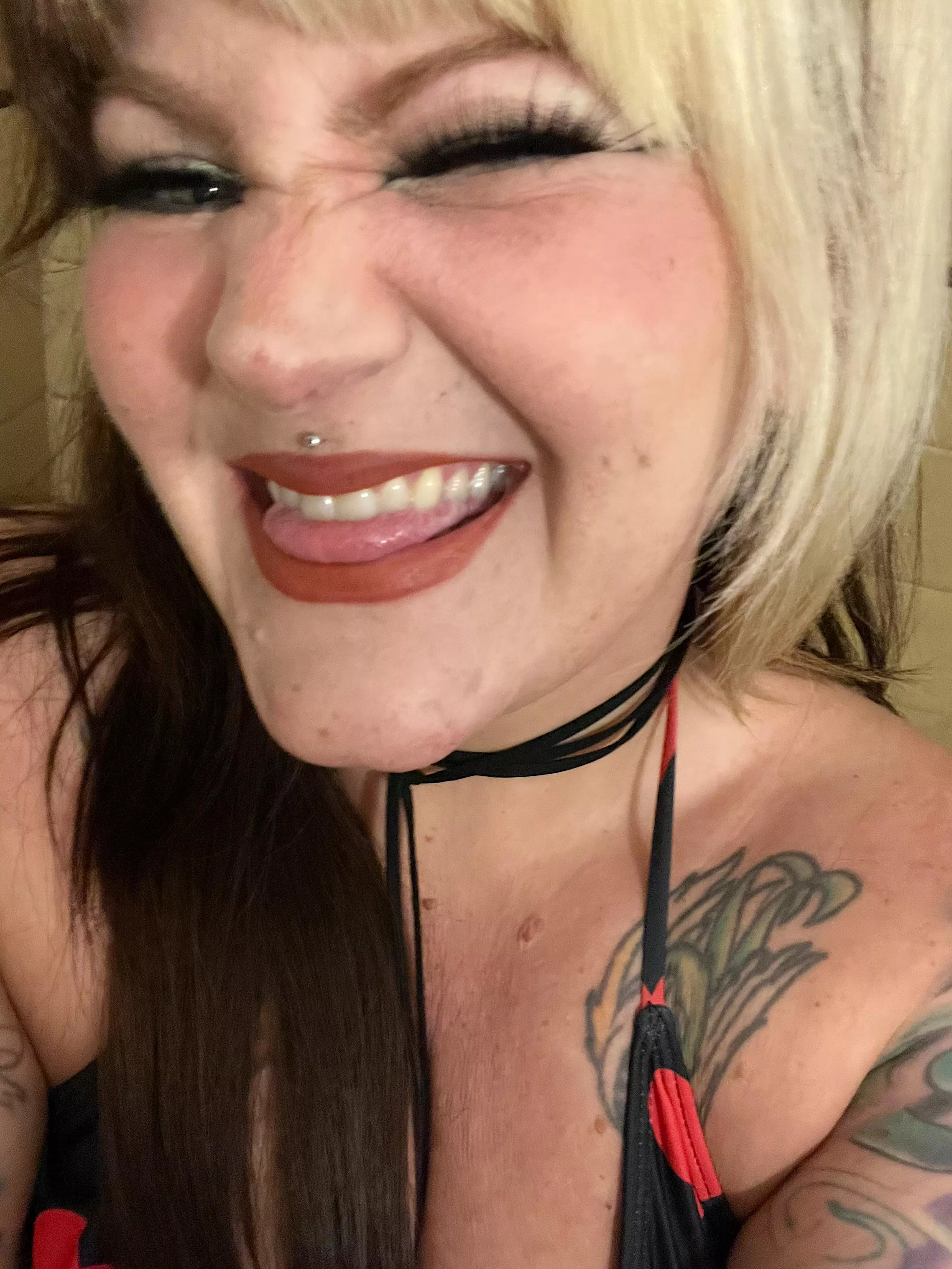 Hi cutie pies  posted by Meaghantheescallion