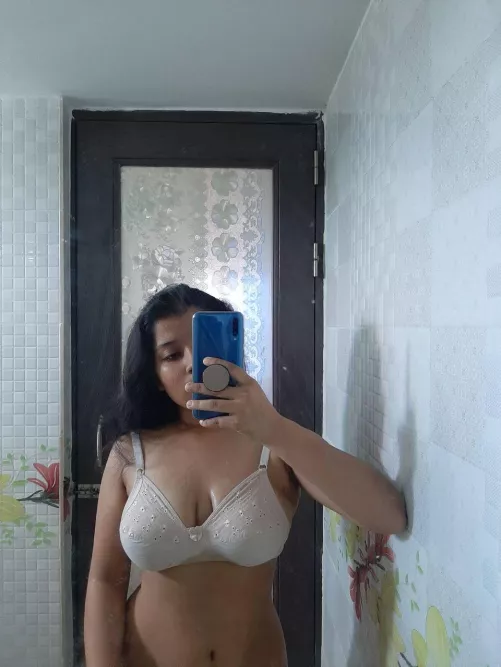 Hi I'm sakshi singh new here looking for sext or hookup  by Sakshi_Singgh