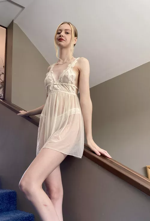 Hmm, I haven't had it on the railing yet by aboutclarify