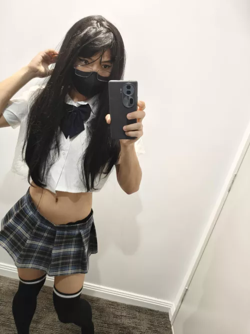 hoiii by Alexieeee111