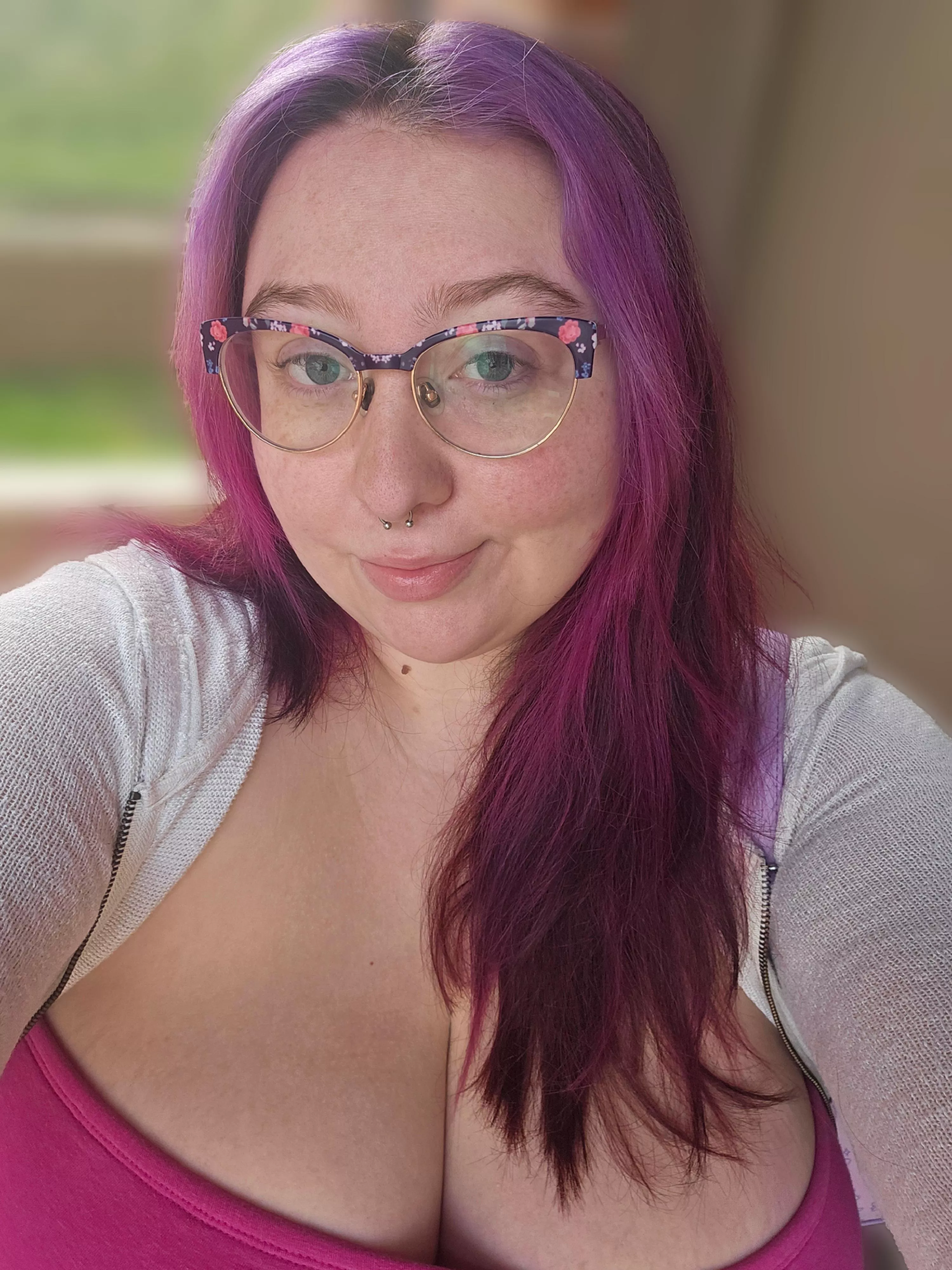 Hope everyone is having a good week so far <3 posted by sapphiremelonz