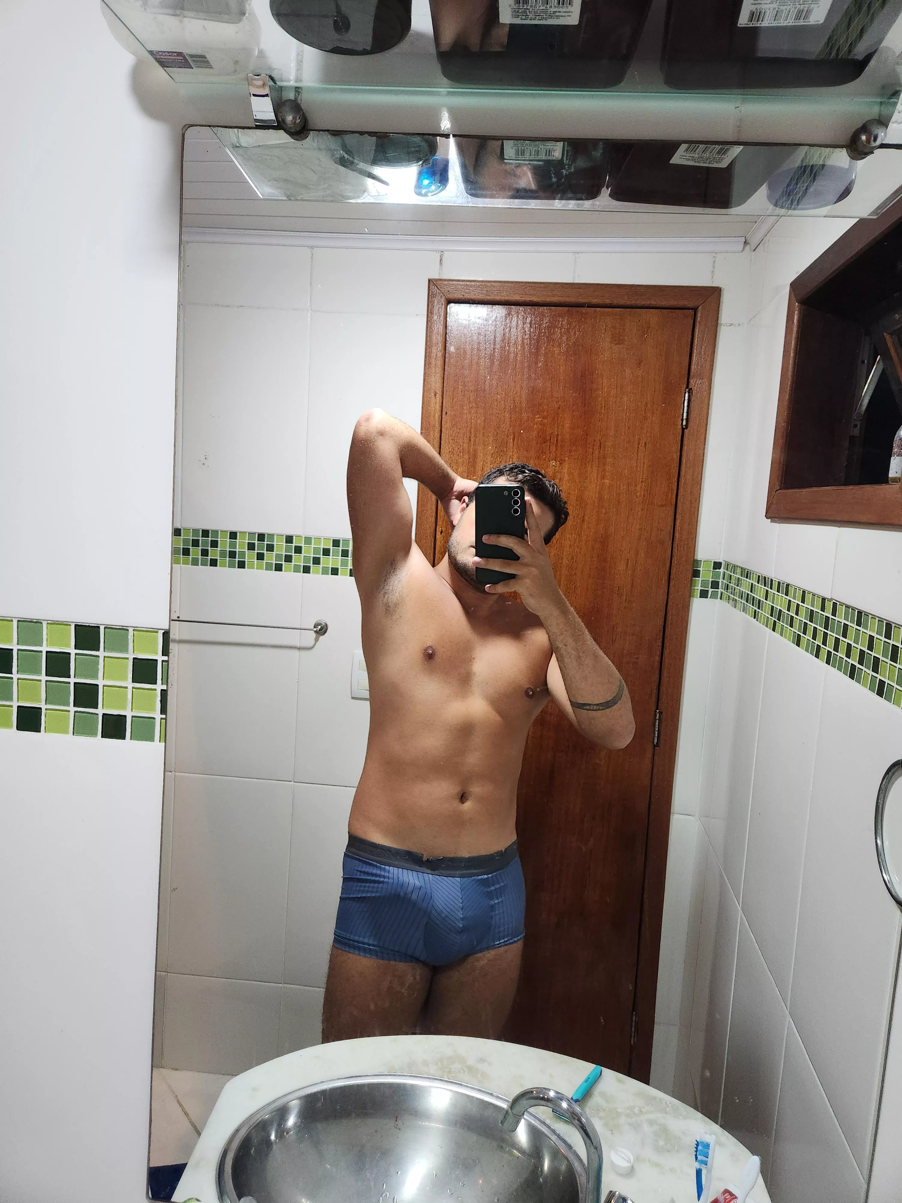 Horny after gym, lick cock or armpit? posted by shotape