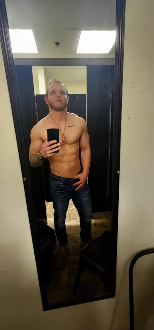 Howdy 🤠 come take a ride ;) by Feeling_Ride9747