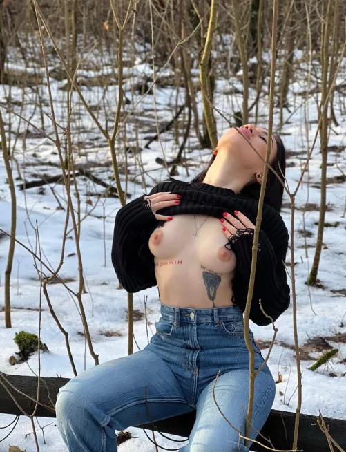 I decided to please you with a selfie from my walk by regallybarbeque