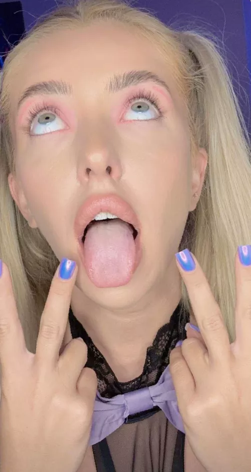 i want to look cute by hepDinghy