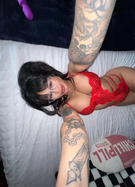 I wonder if you can guess what my fave color is posted by Accomplished_Wave541