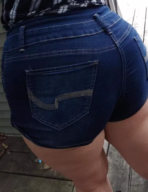 I'm 4'11, I hope jean shorts are okay.. by maidennnnnn