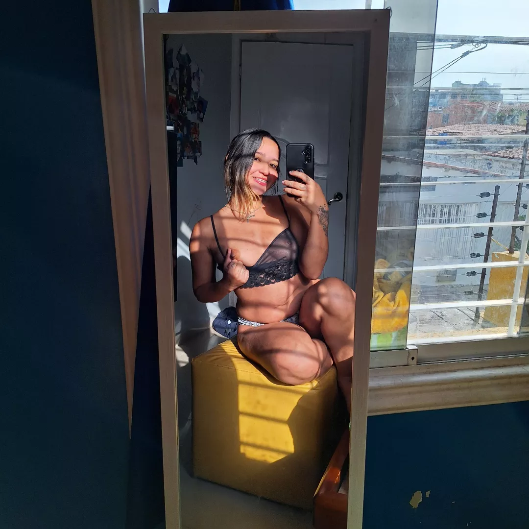 I'm alone, why don't you come with me papi? posted by dubois1231y