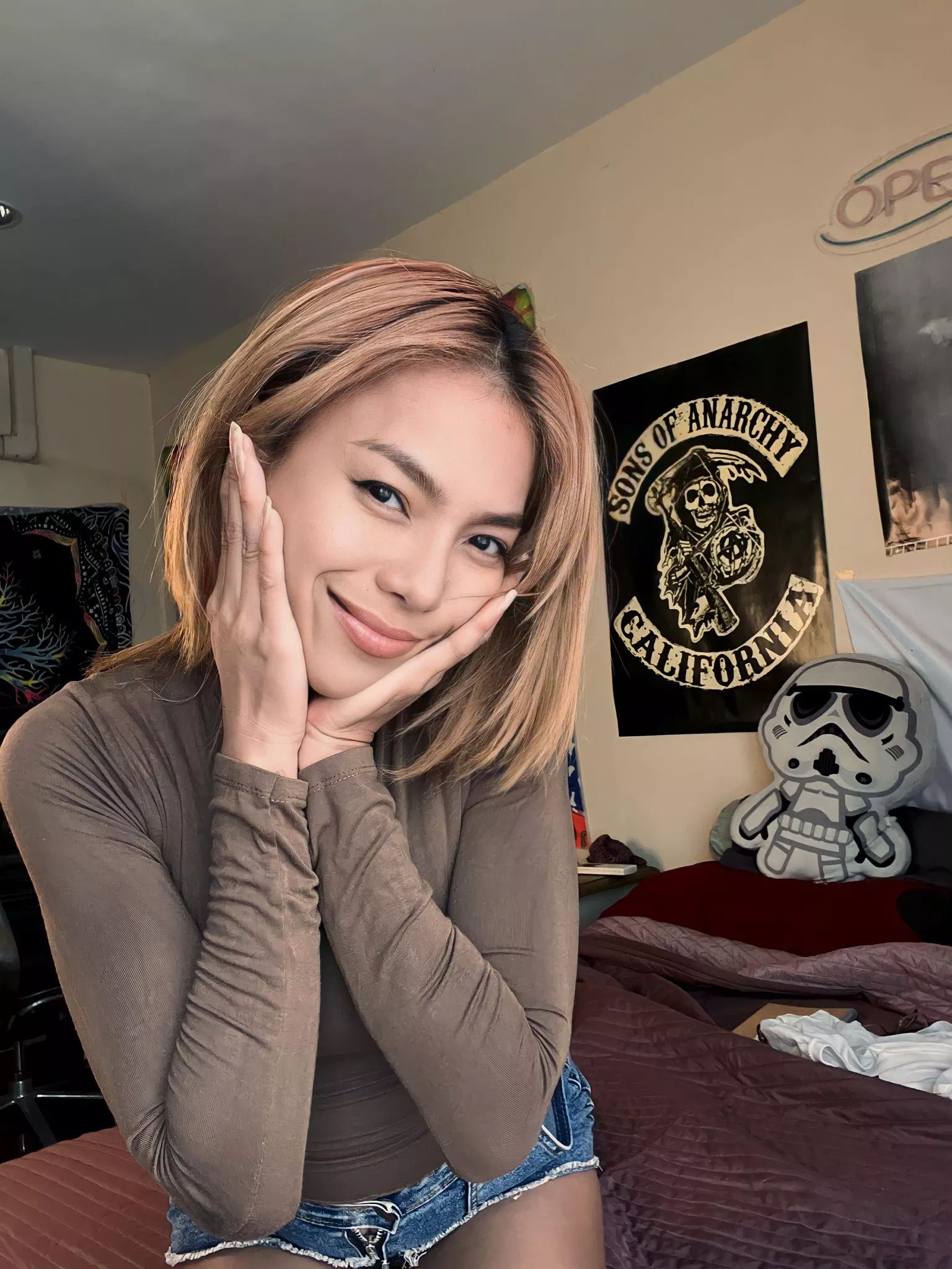 Imagine if I lived next door and you saw me every day, what kind of surprises would you get? posted by essanirvana