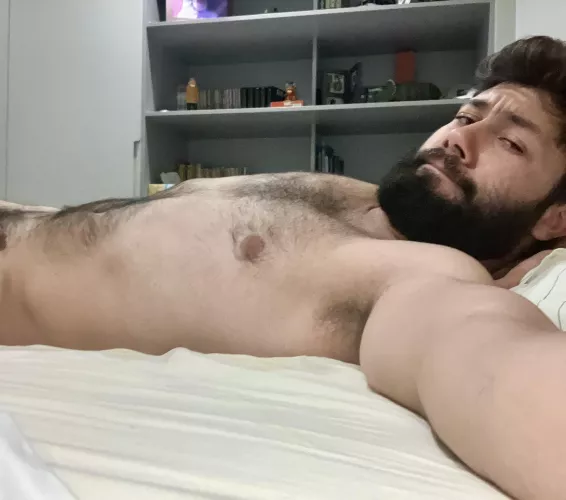 Lie down next to me⚡️ by AxlRagnarok