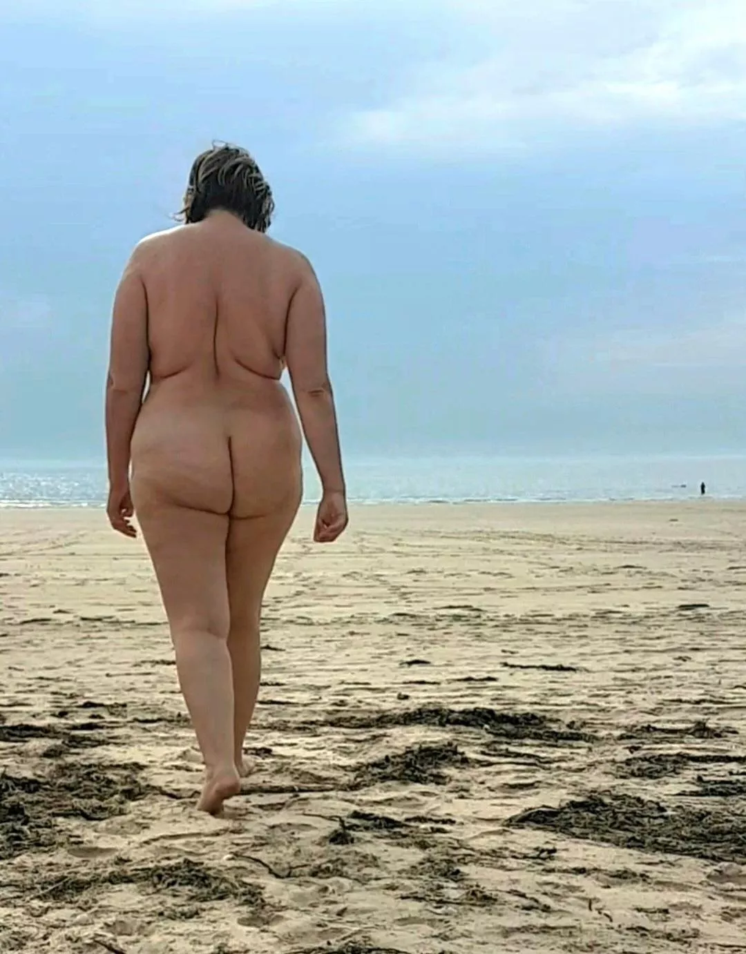 M'accompagneriez vous sur cette plage !!? posted by Affectionate-Soft443