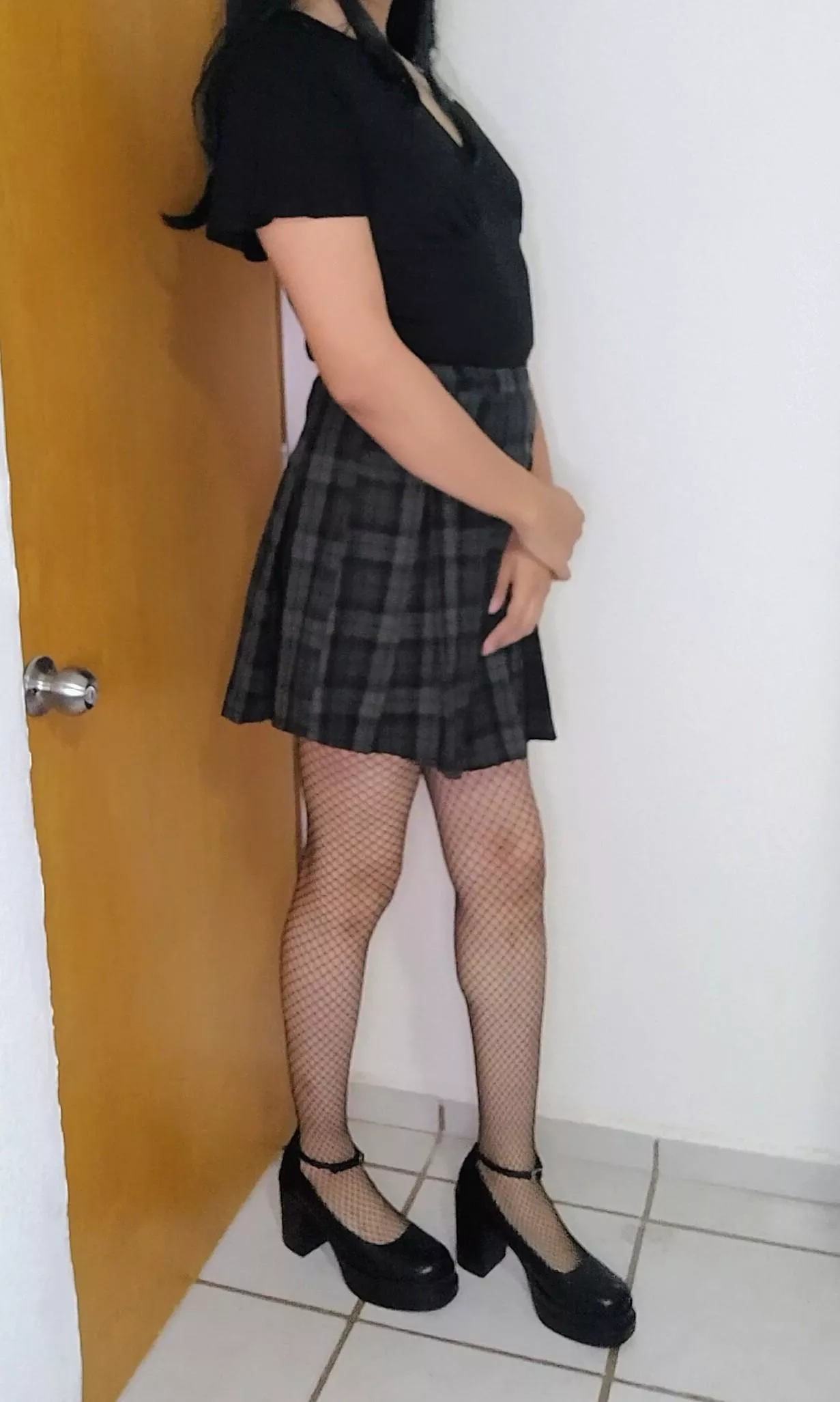 My first time wearing heels  posted by Rotsen6