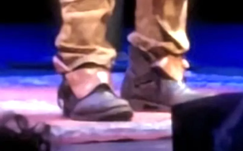 Need help IDing boots. I saw them on a stage so this is the best picture I got of them (I was far away). by eardil
